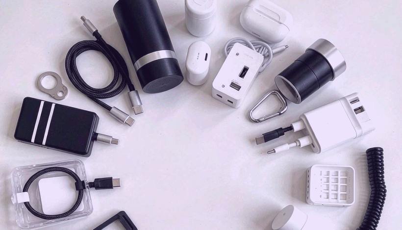 Luxury Full Vape Accessory Bundle packaging detail